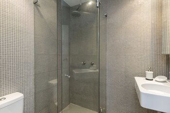 Art Deco 2 Bed Sydney & Darlinghurst Gem - Accommodation Port Hedland 1