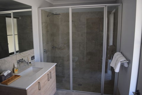 Eagle Bay House - Accommodation Port Hedland 1