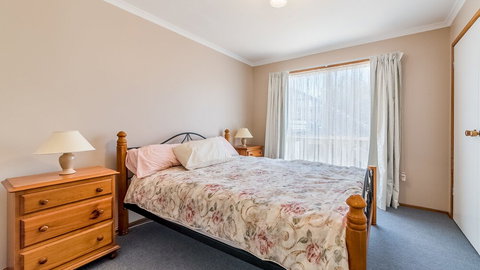 THE Lighthouse Surf Side - Accommodation Port Hedland 4