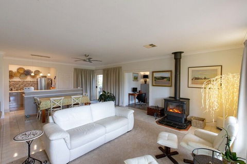 Angaston House - Accommodation Port Hedland 4