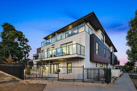 Manhattan Apartments - Notting Hill - Accommodation Port Hedland 1