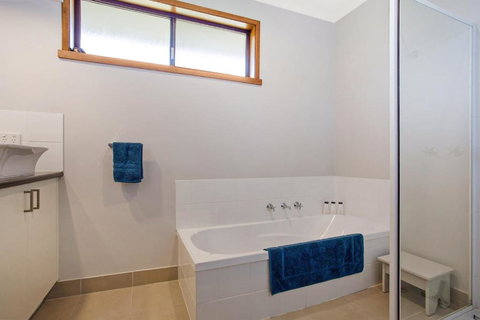 Refuge - Accommodation Port Hedland 6