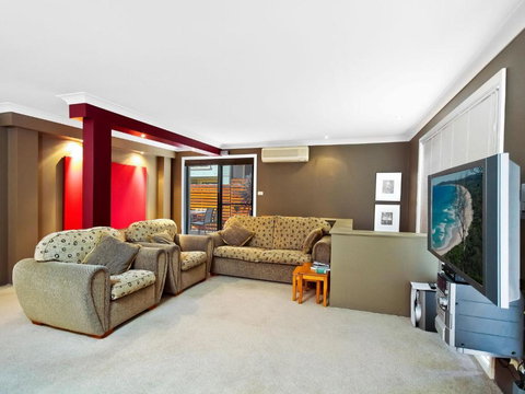 Terrigal Townhouse 1 / 21 Campbell Crescent Terrigal - Accommodation Port Hedland 6