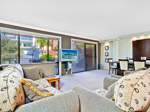 Terrigal Townhouse 1 / 21 Campbell Crescent Terrigal - Accommodation Port Hedland 3