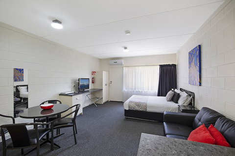 Hamilton Lakeside Motel - Accommodation Port Hedland 2