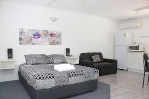 Townsville Holiday Apartments - Accommodation Port Hedland 6