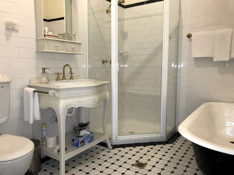 The Chalet Guesthouse And Studio - Accommodation Port Hedland 3