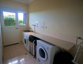 Searenity Holiday Accommodation - Accommodation Port Hedland 6