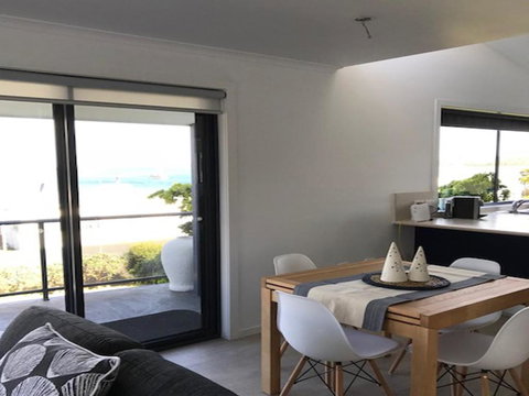 Rock Lobster - Accommodation Port Hedland 6