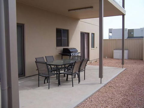 Relax On Par - Accommodation Port Hedland 4