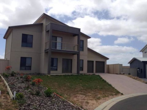 Relax On Par - Accommodation Port Hedland 3