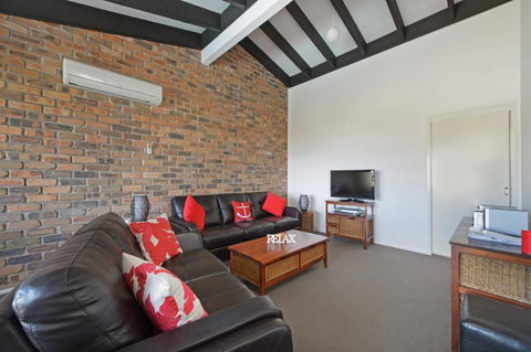 Relax At Lighthouse 4 Lighthouse Road - Accommodation Port Hedland 4