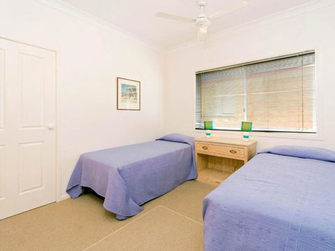 Avalon 4 Right Across The Road From Convent Beach Uninterrupted Views - Accommodation Port Hedland 2