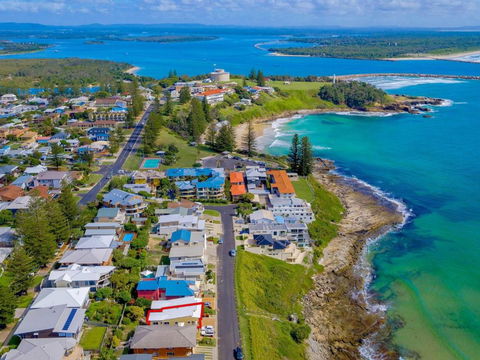 Avalon 4 Right Across The Road From Convent Beach Uninterrupted Views - Accommodation Port Hedland 3