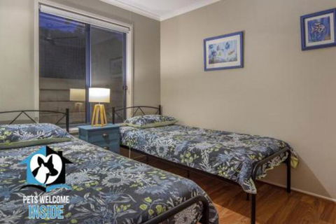 Almost New + Sea & Lake Views - Accommodation Port Hedland 6