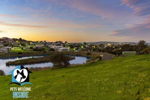 Almost New + Sea & Lake Views - Accommodation Port Hedland 3