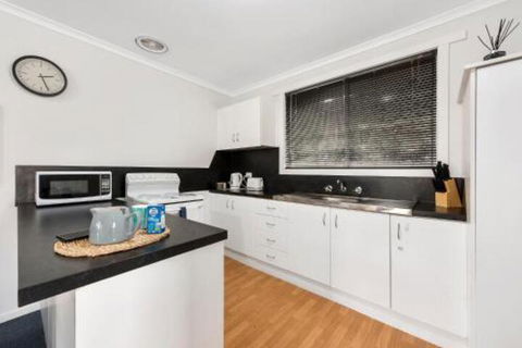 Elkie Villa 2 Bedroom Unit Burnie - Accommodation Port Hedland 4