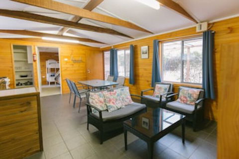 Wonboyn Cabins & Caravan Park - Accommodation Port Hedland 0