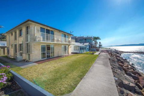 Alcheringa Unit 1 / 32 Sandy Point Road - Accommodation Port Hedland 0