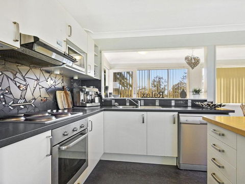 Middle Sea Perfect For Two Families - Accommodation Port Hedland 2