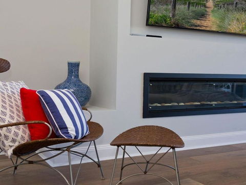 Dayz Dreamin Pool Gas Fireplace & Beachfront - Accommodation Port Hedland 1