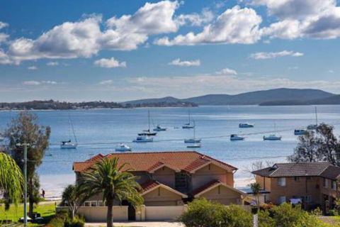 Aislinn 3 / 273 Corrie Parade Air Con Water Views BBQ - Accommodation Port Hedland 0