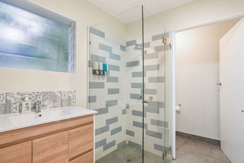 Rare Modern Unit W Private Fenced Garden Close To The Beach PC3 - Accommodation Port Hedland 2