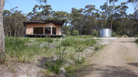 BAY Of FIRES ECO HUT Off Grid Experience At Binalong Bay - Accommodation Port Hedland 1