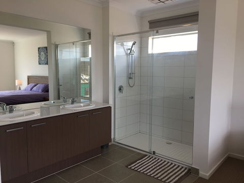 Apple House Point Cook - Accommodation Port Hedland 1