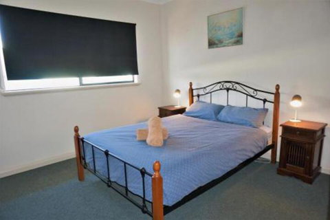 Ningaloo Breeze Villa 7 3 Bedroom Fully Self Contained Holiday Accommodation - Accommodation Port Hedland 2
