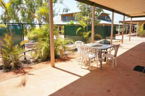 Ningaloo Breeze Villa 7 3 Bedroom Fully Self Contained Holiday Accommodation - Accommodation Port Hedland 6