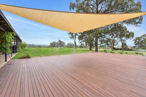 Nulkaba Escape Super Central Walk To Zoo Short Drive To Potters + Wineries - Accommodation Port Hedland 4