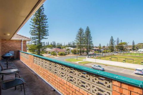 Seabreeze 5 Opposite Bowling Club - Accommodation Port Hedland 0