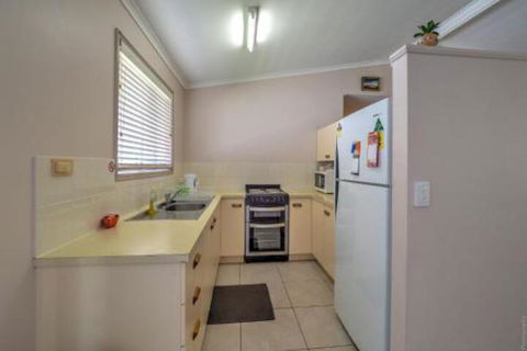 Affordable Holiday Home - Accommodation Port Hedland 7