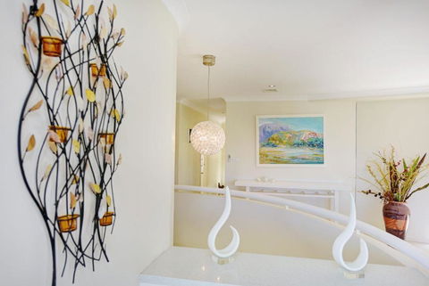 BEACHSIDE MANOR Walk To The Beach - Accommodation Port Hedland 1