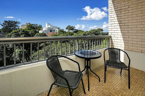 HAMP1 Bright Apartment In Cremorne - Accommodation Port Hedland 4