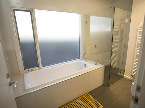 GALWAY COTTAGE - Accommodation Port Hedland 1