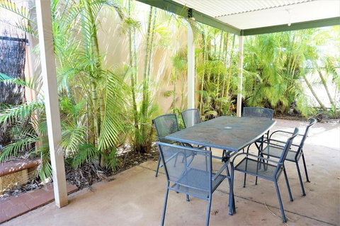 Ningaloo Breeze Villa 8 3 Bedroom Fully Self Contained Holiday Accommodation - Accommodation Port Hedland 2