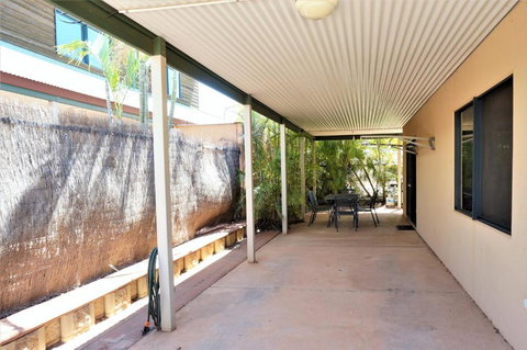 Ningaloo Breeze Villa 8 3 Bedroom Fully Self Contained Holiday Accommodation - Accommodation Port Hedland 5