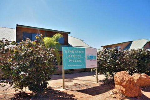 Ningaloo Breeze Villa 4 3 Bedroom Fully Self Contained Holiday Accommodation - Accommodation Port Hedland 3