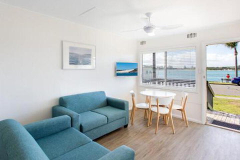 Lakeside Flats 6 - Accommodation Port Hedland 0