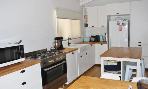 SHORE BEATS WORK INVERLOCH - Accommodation Port Hedland 1