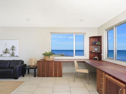 Albatross Whale Watch From The House - Accommodation Port Hedland 6
