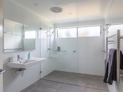 Aloha Direct Beach Access From Property - Accommodation Port Hedland 1