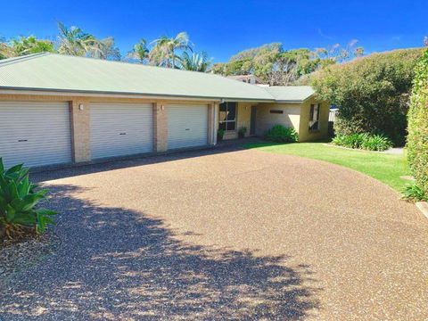Beachfront Pool House Absolute Beachfront - Accommodation Port Hedland 2
