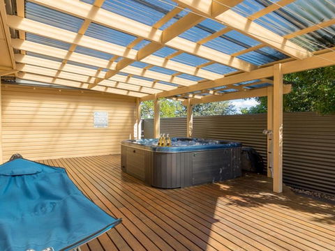 Bluewater Riverfront Location With Water Views - Accommodation Port Hedland 2