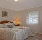 Hollyoak Cottage delightful ducks  doileys - Accommodation Port Hedland