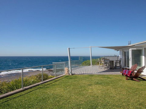 Rainbows End Soaring Views North To Gerroa - Accommodation Port Hedland 5