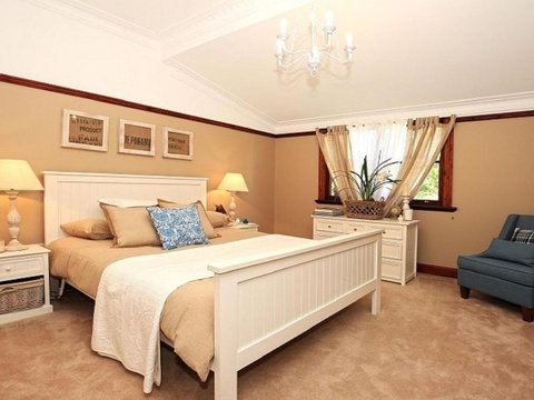 Sarnia Period Home In Garden Oasis With Pool - Accommodation Port Hedland 1