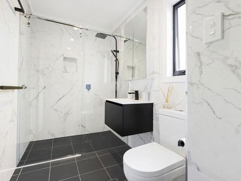 Shady Palms Modern Beach House With Studio - Accommodation Port Hedland 1